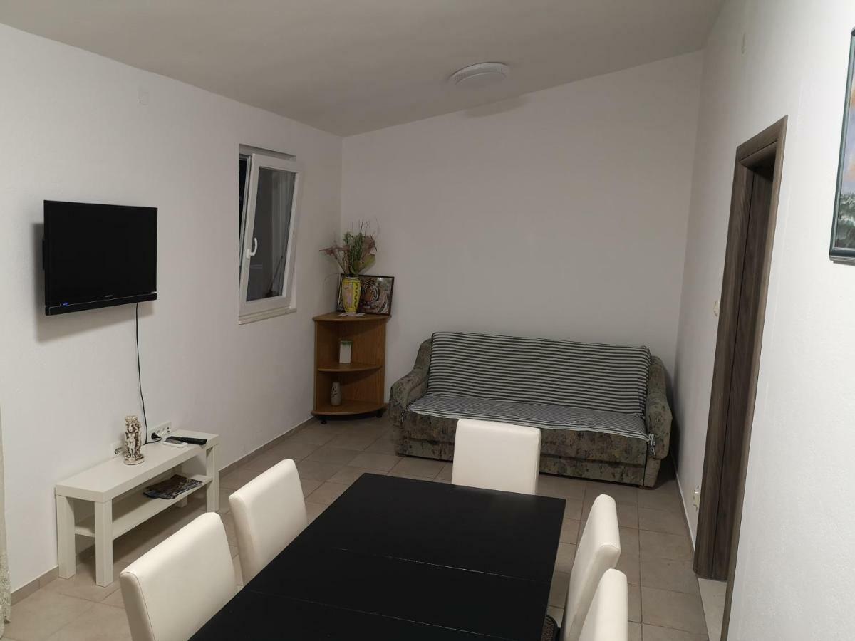 Apartment Joke Razanj Bagian luar foto